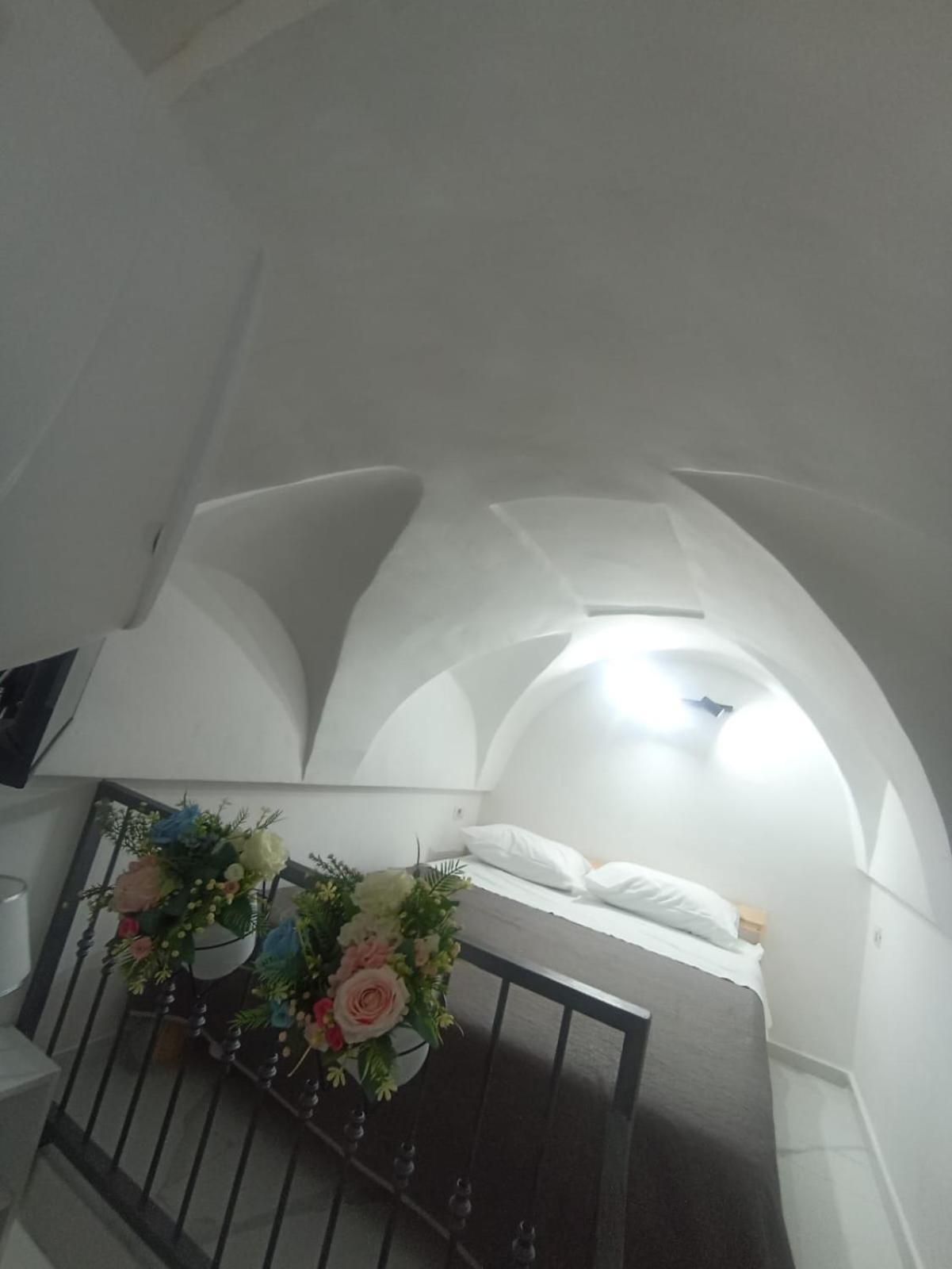 Dana House Bed & Breakfast เนเปิลส์ ภายนอก รูปภาพ