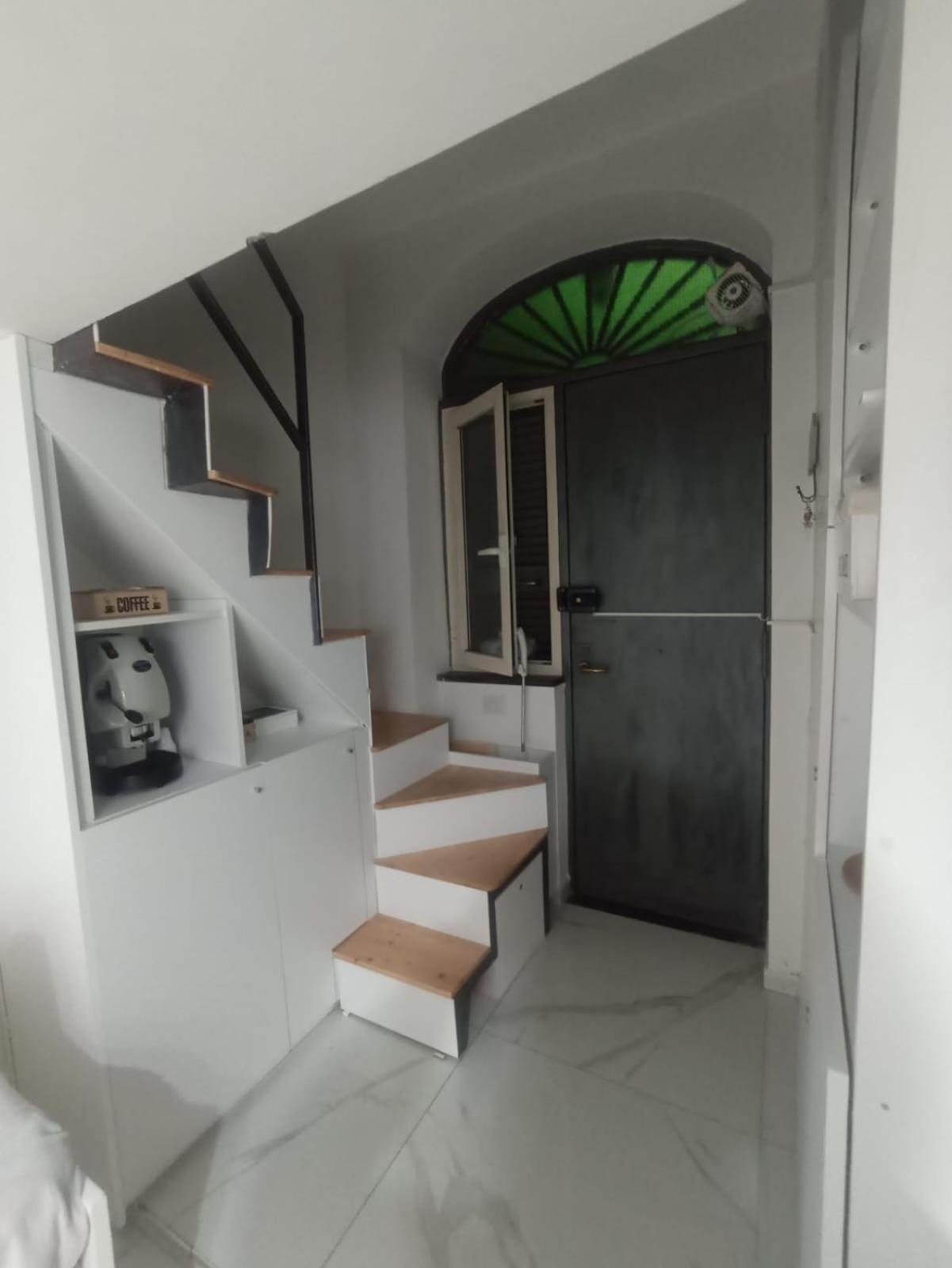 Dana House Bed & Breakfast เนเปิลส์ ภายนอก รูปภาพ
