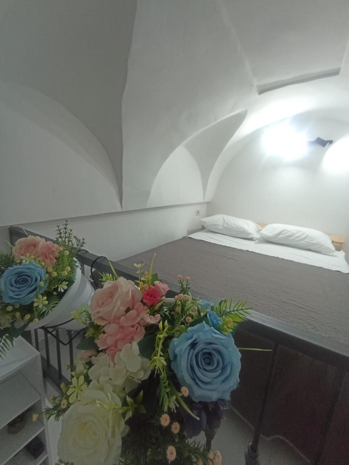 Dana House Bed & Breakfast เนเปิลส์ ภายนอก รูปภาพ